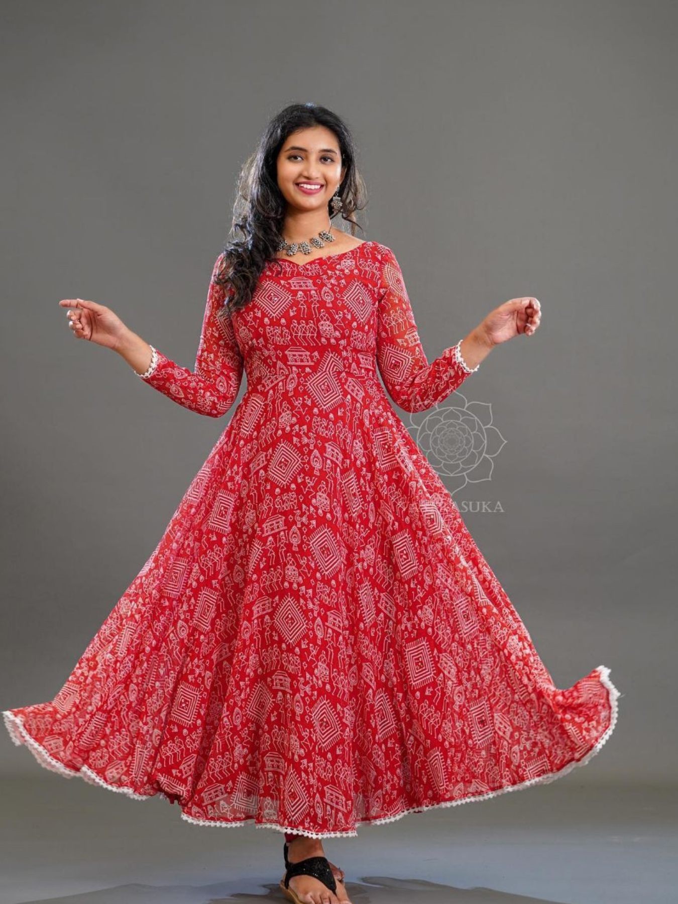 Surat Textile Hub Any kids Vol-27 349 to 368 series exclusive designer  fancy kidwear gown cat… | Indian dresses for kids, Kids bridesmaid dress,  Kids dress patterns
