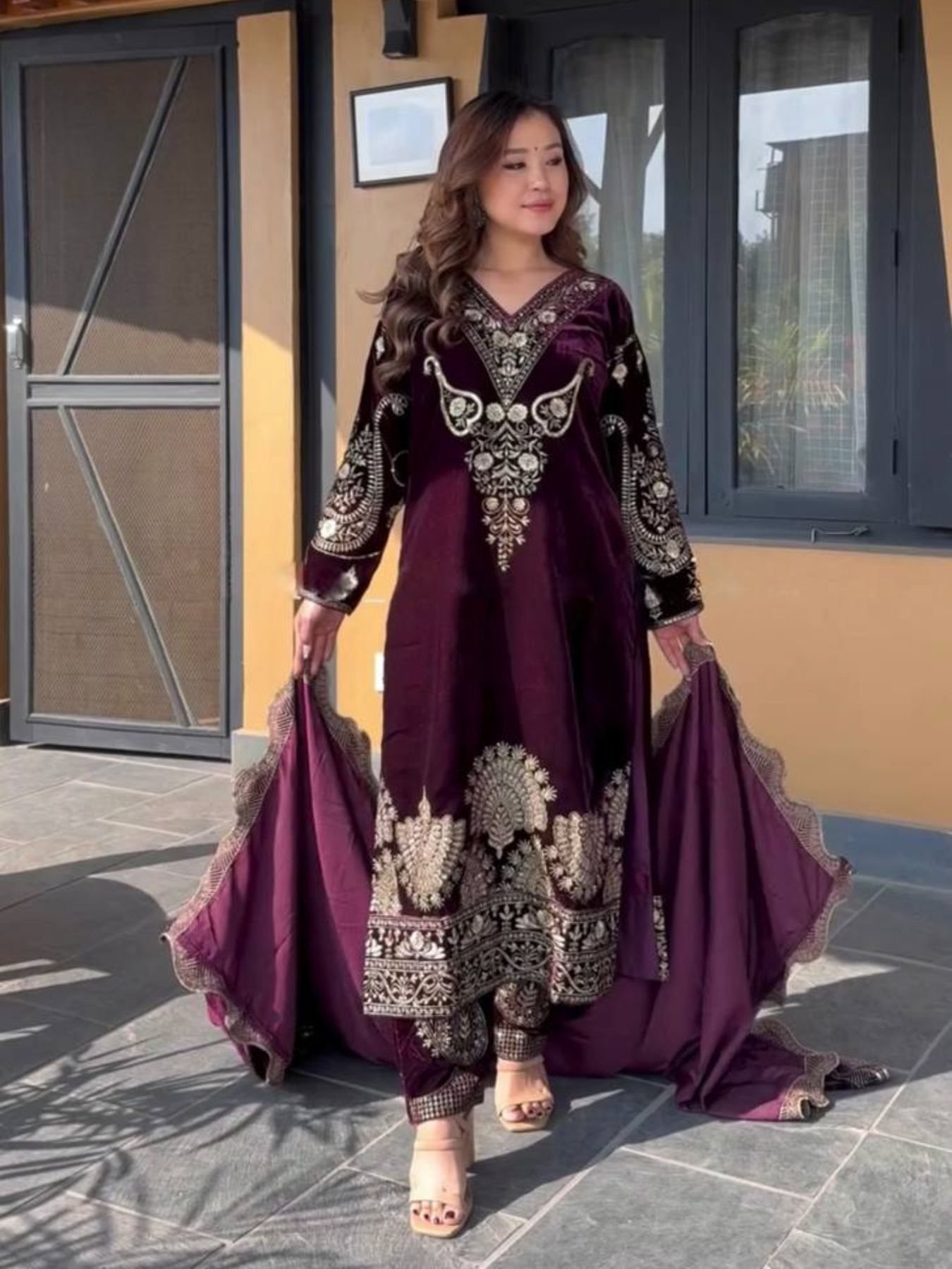 Wholesale & Manufacturer Rate Velvet Pakistani Salwar Kameez with Embroidery