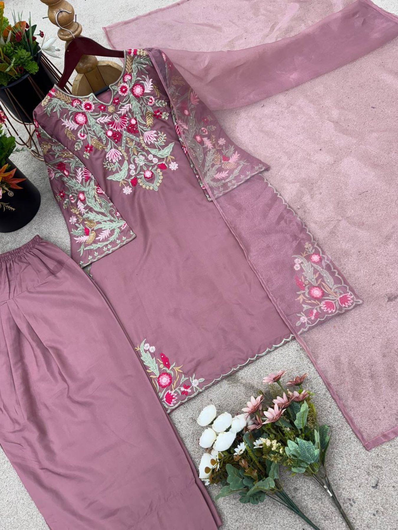 Vireya Printed Handwork Farshi Set
