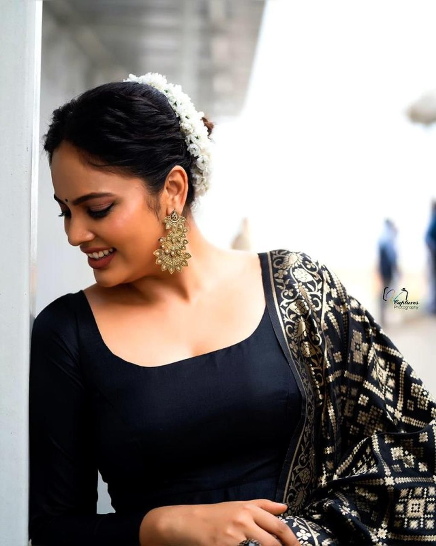 How to Style Black Sarees for Parties? Inspired from Sapthami Gowda