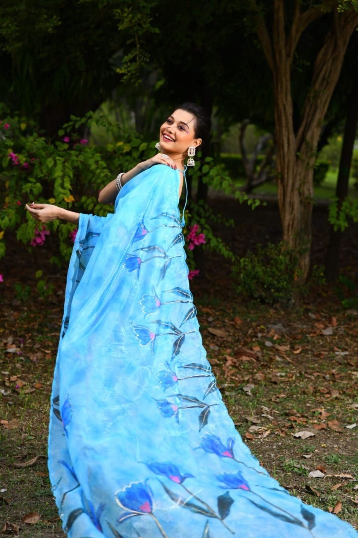Floral print organza sarees online outlet
