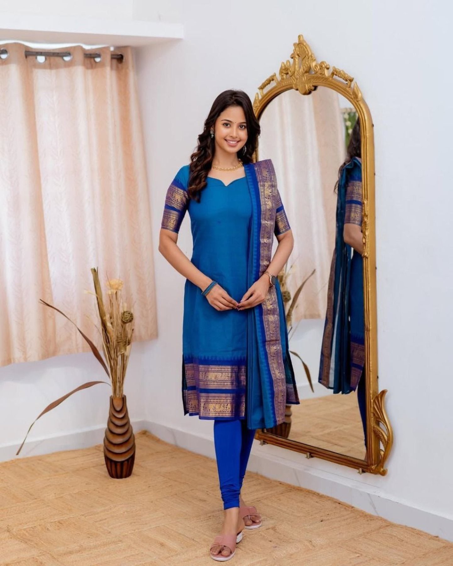 Fresh and Soft Soft Kanchi Cotton V-Neck Kurti with 2.5 Mtr Dupatta for  Daily & Office Wear