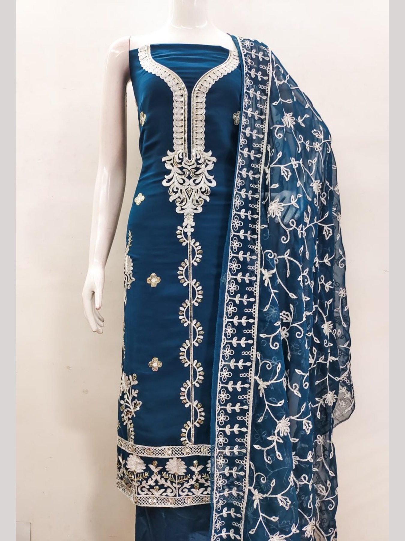 Designer Luxurious Georgette Dress Material Collection At Wholesale Rate Designer Luxurious Georgette Dress Material Collection At Wholesale Rate