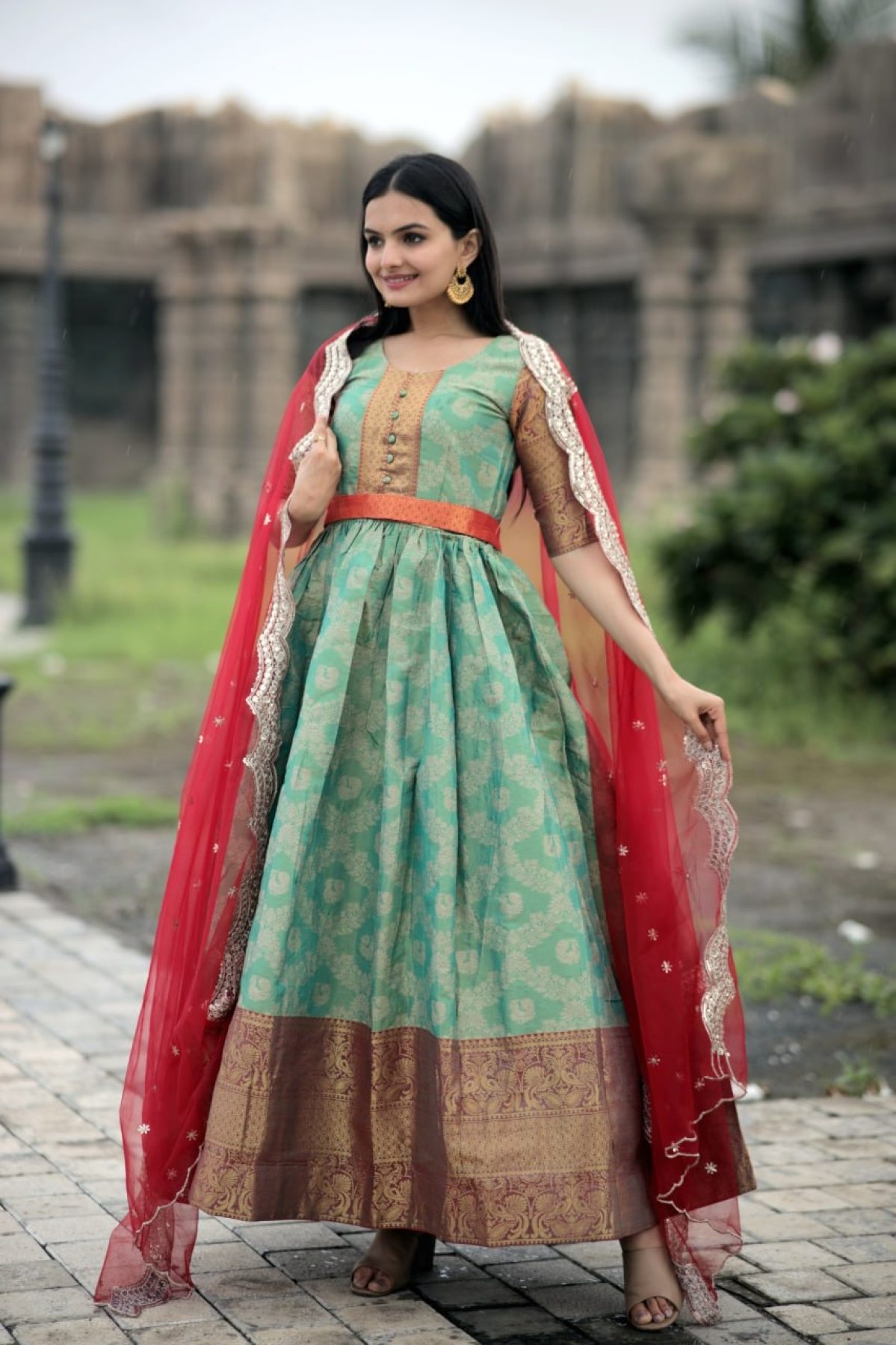 Georgette Zari Ladies Green Half Sleeve Blouse, Size: 32 at Rs 250/piece in  Surat