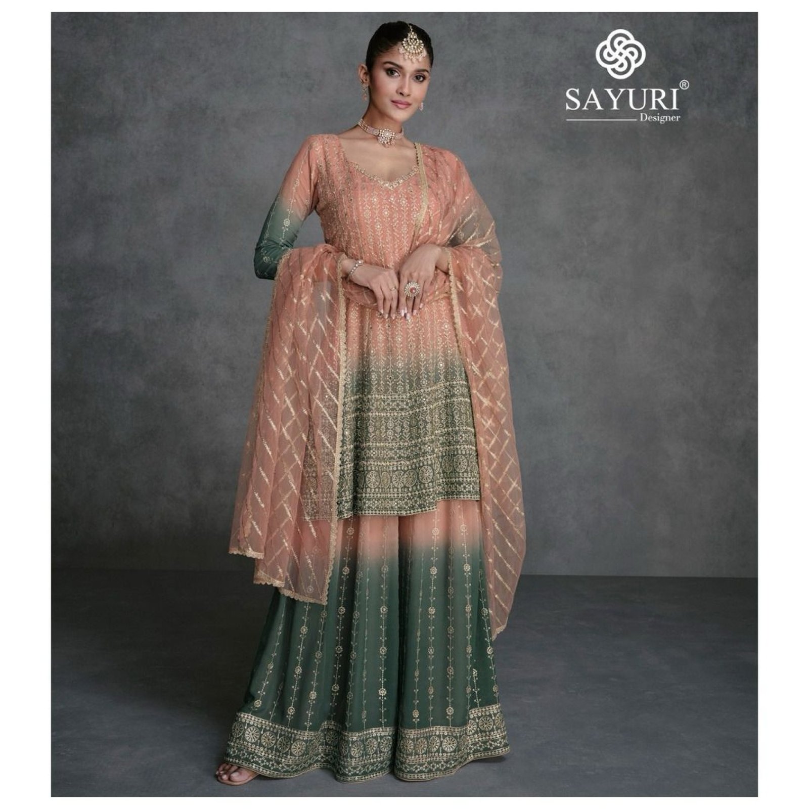 Pakistaanse ontwerper Shalwar Kameez past Indiaas gestikte