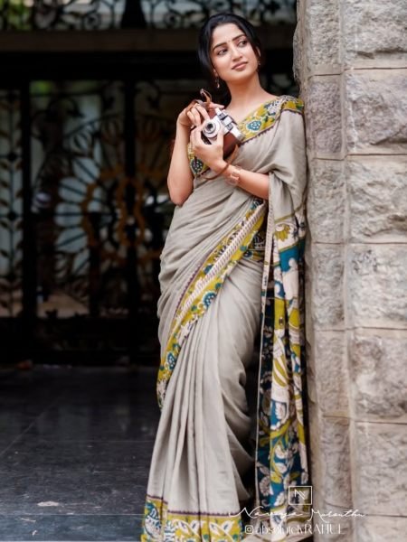 Accessible Grey Heavy Linen Printed Saree with Running Blouse and Fumka Pallu 