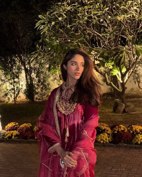 Acrylic Velvet  Sequence Embroidered Work Suit Set with Organza Embroidery Dupatta for Receptions Ready To Wear Collection