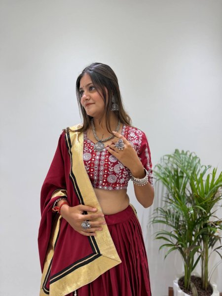 Adaptable Maroon Printed Rayon Navratri Lehenga with Real Mirror Work For Manufacturer Rate Navratri Lehnega Choli