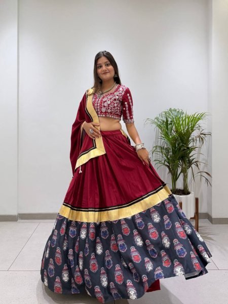 Adaptable Maroon Printed Rayon Navratri Lehenga with Real Mirror Work For Manufacturer Rate Navratri Lehnega Choli