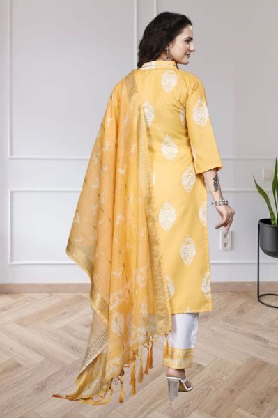 Yellow Cotton Kurta Set   Digital Print   Zari Border Dupatta 3 Piece Kurti Set