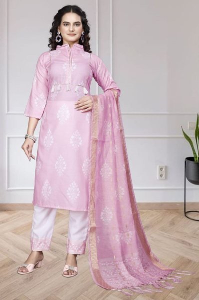 Babypink Cotton Kurta Set   Digital Print   Zari Border Dupatta 3 Piece Kurti Set