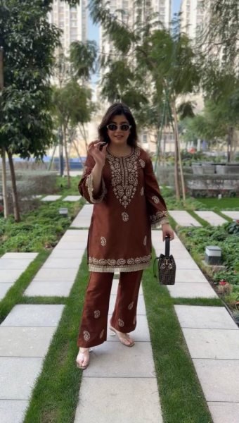 Advanced Maroon Slub Rayon Kurti Pant Set at Wholesale Rate for Women CO ORD Sets