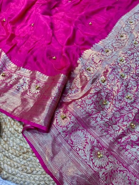 Aesthetic Pink Hand Dyed Cotton Silk Bandhani Saree with Running Blouse For Festival Silk Sarees Wholesale