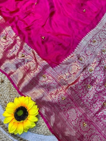 Aesthetic Pink Hand Dyed Cotton Silk Bandhani Saree with Running Blouse For Festival Silk Sarees Wholesale