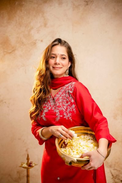 Affordable Red Floral Embroidered Chanderi Straight Kurta Set with Dupatta Embroidery Kurtis 