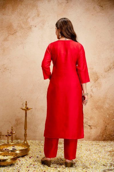 Affordable Red Floral Embroidered Chanderi Straight Kurta Set with Dupatta Embroidery Kurtis 