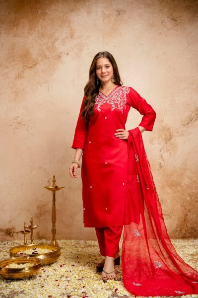 Affordable Red Floral Embroidered Chanderi Straight Kurta Set with Dupatta Embroidery Kurtis 