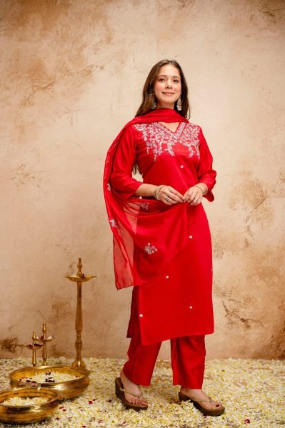 Affordable Red Floral Embroidered Chanderi Straight Kurta Set with Dupatta Embroidery Kurtis 