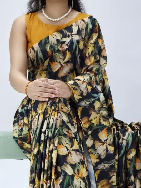 Affordable Silk Crepe Saree with All Over Print and Matching Mono Banglory Blouse Silk Sarees Wholesale