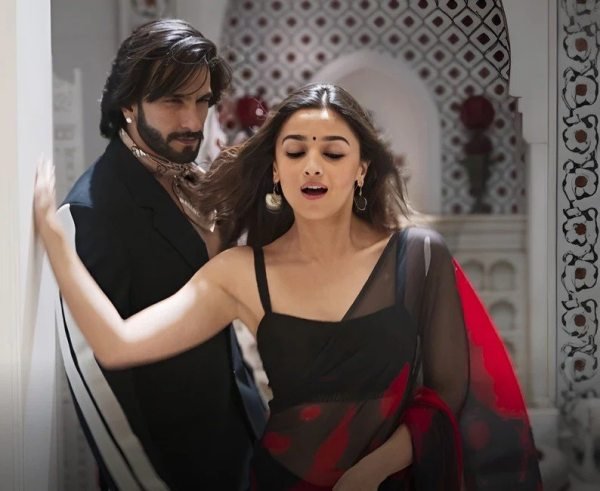Alia Bhatt Black Saree Rocky and Rani Movie Saree Georgette Sarees Wholesale