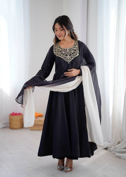 Alluring French Crepe Embroidered Gown with Organza Lace Dupatta   Stitched Pant for Party Wear Plus Size Kurti / Gown
