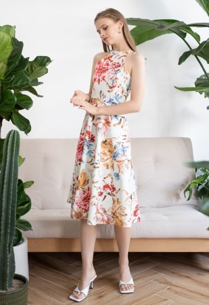 Alluring Ivory Stylish Tiered Summer Dress with Elasticated Waist at Bulk Rate Western Ladies Top Wholesale