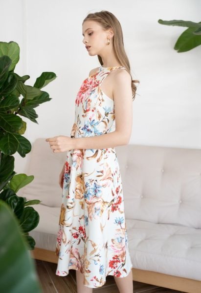 Alluring Ivory Stylish Tiered Summer Dress with Elasticated Waist at Bulk Rate Western Ladies Top Wholesale