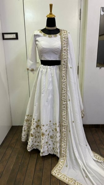 Alluring White Slub Silk Lehenga with Zari Sequins Work for Wedding Wear Designer Lehenga Choli