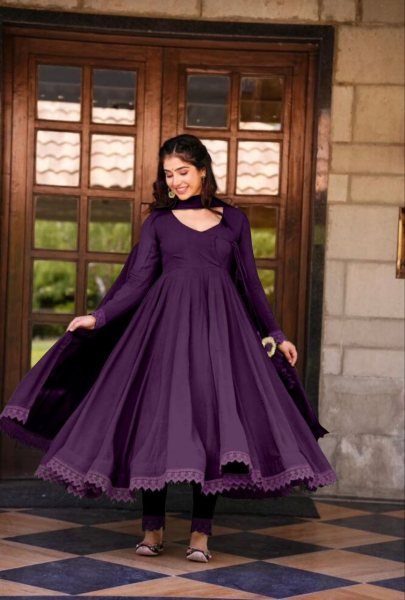 Anarkali Heavy Georgette Gown Pant With dupatta And Fancy Latkan Dori  3 Piece Kurti Set