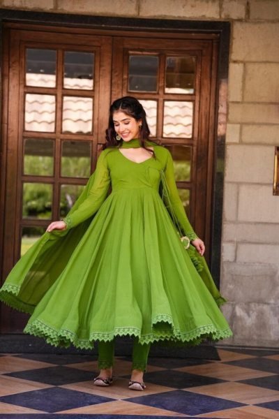 Anarkali Heavy Georgette Gown Pant With dupatta And Fancy Latkan Dori  3 Piece Kurti Set