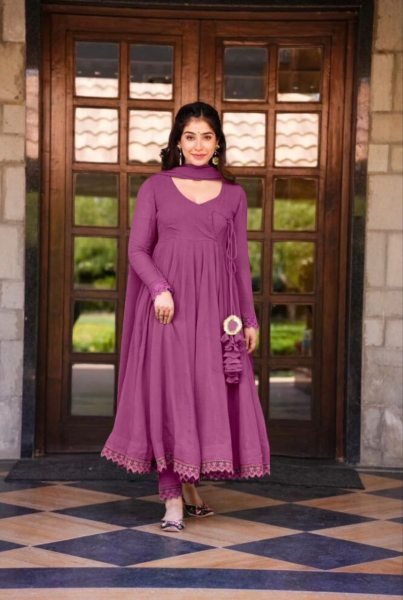 Anarkali Heavy Georgette Gown Pant With dupatta And Fancy Latkan Dori  3 Piece Kurti Set