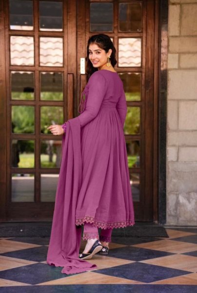 Anarkali Heavy Georgette Gown Pant With dupatta And Fancy Latkan Dori  3 Piece Kurti Set