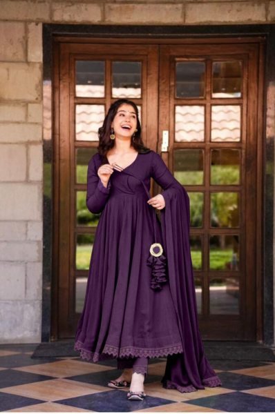 Anarkali Heavy Georgette Gown Pant With dupatta And Fancy Latkan Dori  3 Piece Kurti Set