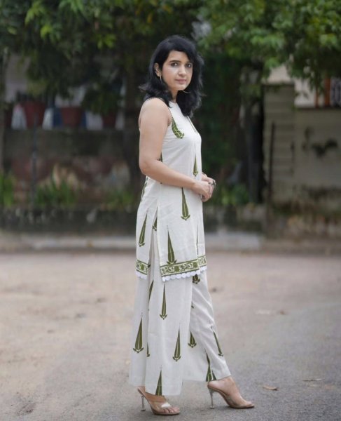 Artistic Block Print Kurti Set in Linen Cotton kurti with pent in  Manufacturer Rates Cotton Kurtis Wholesale