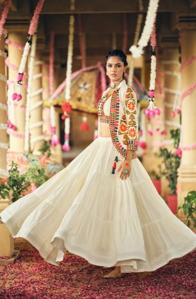 Artistic Cream Cotton Lehenga Choli with Koti and Heavy Embroidery Detailing For Garba Navratri Lehnega Choli