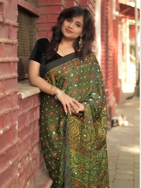 Artistic Green Designer Gajji Silk Saree with Handcrafted Mirror Work at Wholesale Rate Sarees 