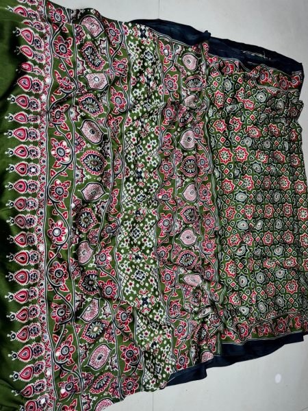 Artistic Green Designer Gajji Silk Saree with Handcrafted Mirror Work at Wholesale Rate Silk Sarees Wholesale