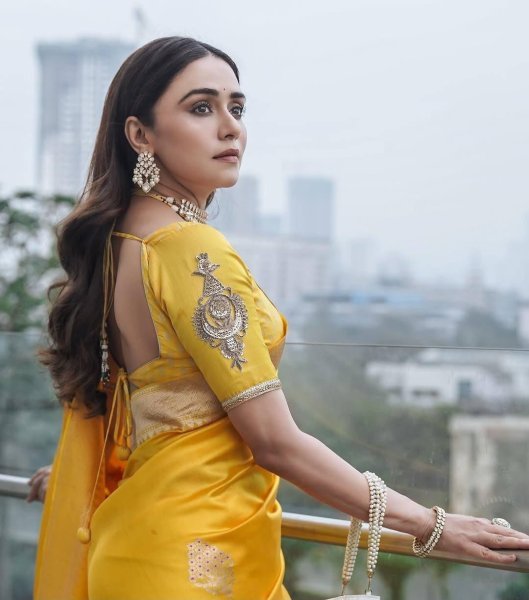 Artistic Yellow Soft Lichi Silk Saree with Rich Jacquard Work and Heavy Brocade Blouse Silk Sarees Wholesale