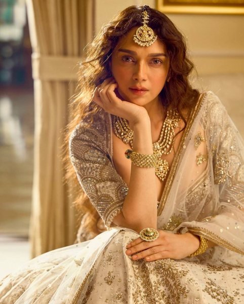 Authentic Cream Heavy Slub Silk Sequins Dori Zari Work Lehenga Choli with Net Dupatta For Bridal Designer Lehenga Choli
