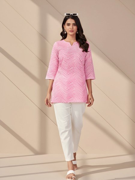 Baby Pink Cotton Printed Top With Round Neck At Factory Price Kurti Set Kurtis