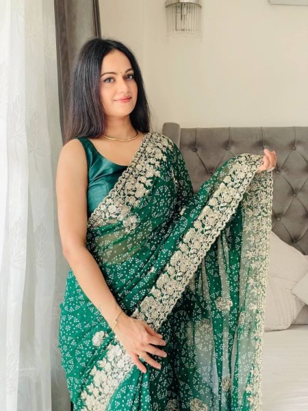 Bandhani Print Georgette Saree with Designer Sequin Work & Fancy Cutwork Border for Party Wear Georgette Sarees Wholesale