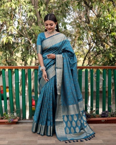 Bandhej Patola Silk Sarees  Bandhej Sarees Wholesale