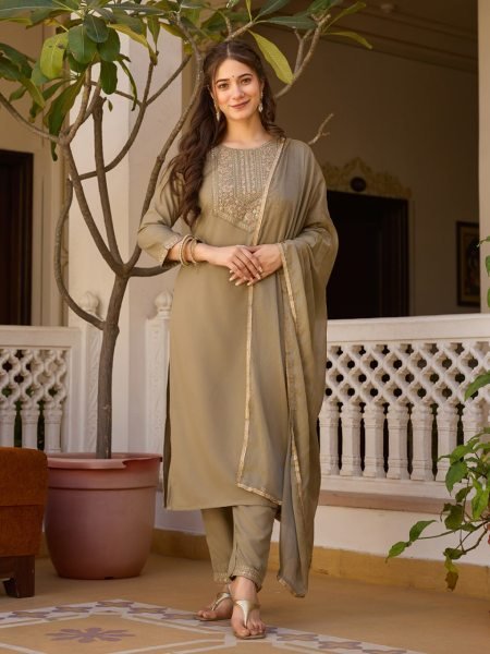 Beautiful Trending Summer Collection Ethnic Rayon Slub Kurta Pant Set with Dupatta 3 Piece Kurti Set