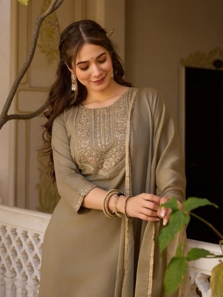 Beautiful Trending Summer Collection Ethnic Rayon Slub Kurta Pant Set with Dupatta 3 Piece Kurti Set