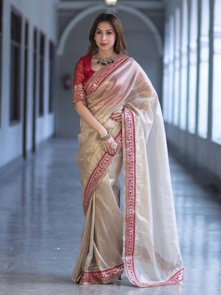 Beautiful Twil Net Saree With Sequins and Thread Work For Partywear 