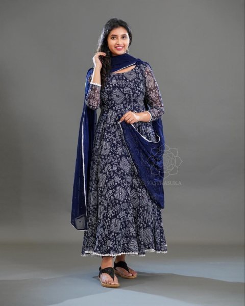 Beautifull Fox Georgette Gown With Dupatta Kurti With Dupatta Wholesale