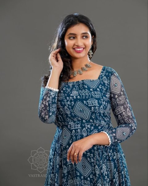 Beautifull Fox Georgette Gown With Dupatta Kurti With Dupatta Wholesale