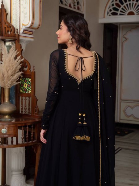 Black Blooming Fabric Zari Thread Embroidery Suit with Dupatta for Festive Wear Anarkali Kurtis 