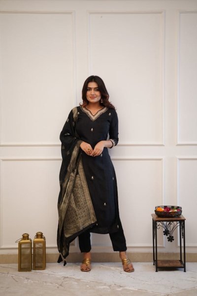 Black Chanderi Kurti Set with Embroidery and Jacquard Dupatta 3 Piece Kurti Set