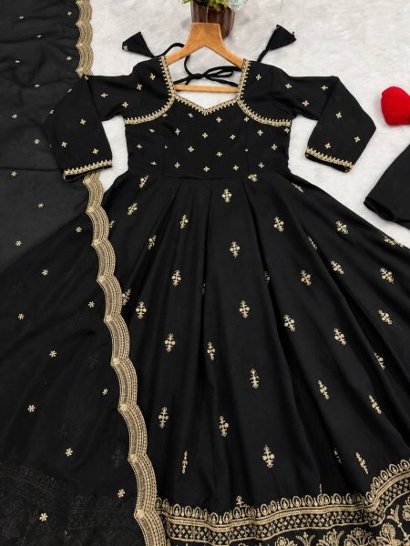 Black Cosmo Embroidered Top Pant Dupatta Set with Full Micro Cotton Inner For Festival Ready To Wear Collection